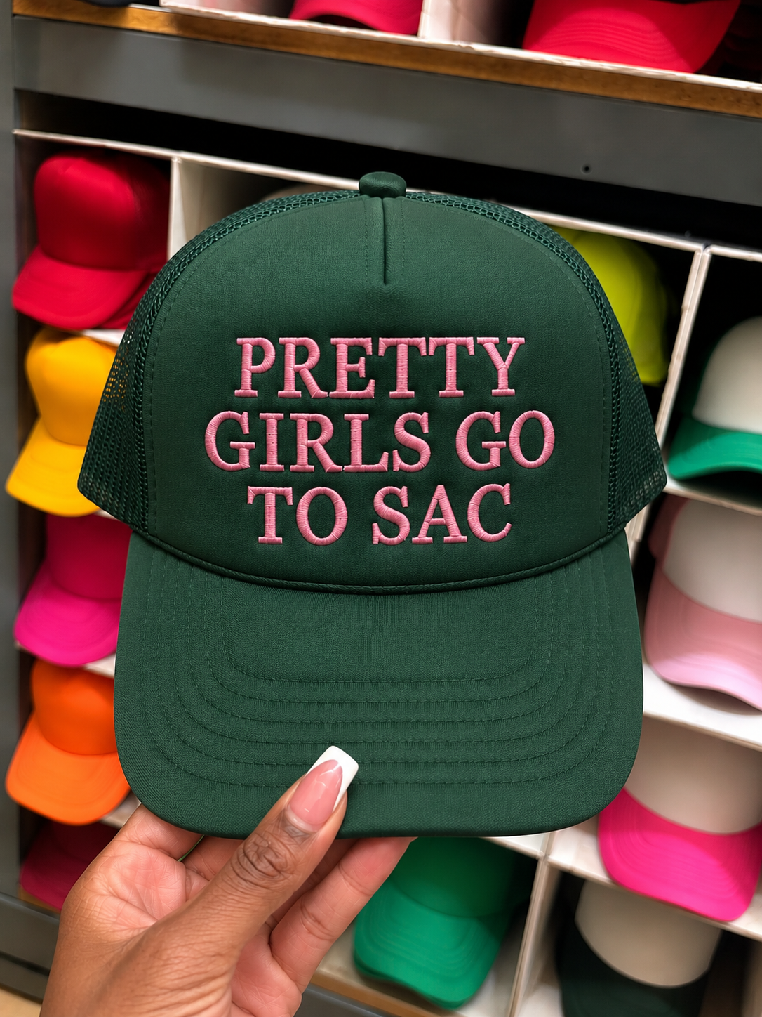 PRETTY GIRLS GO TO SAC HAT